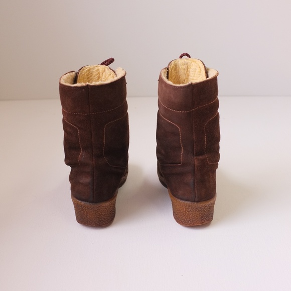vintage brown suede boots | vtg 1960s brown boots - Picture 5 of 16